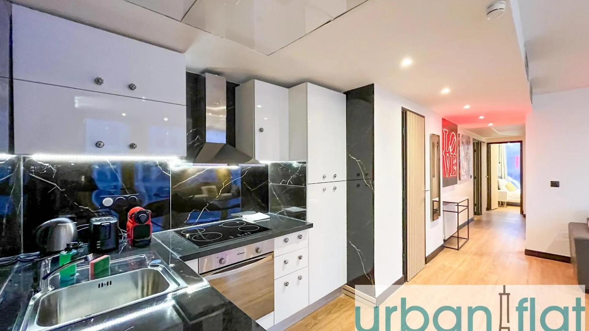 Apartment Urban Flat 129 - Sublime Art Love Champs-Elysees Paris France